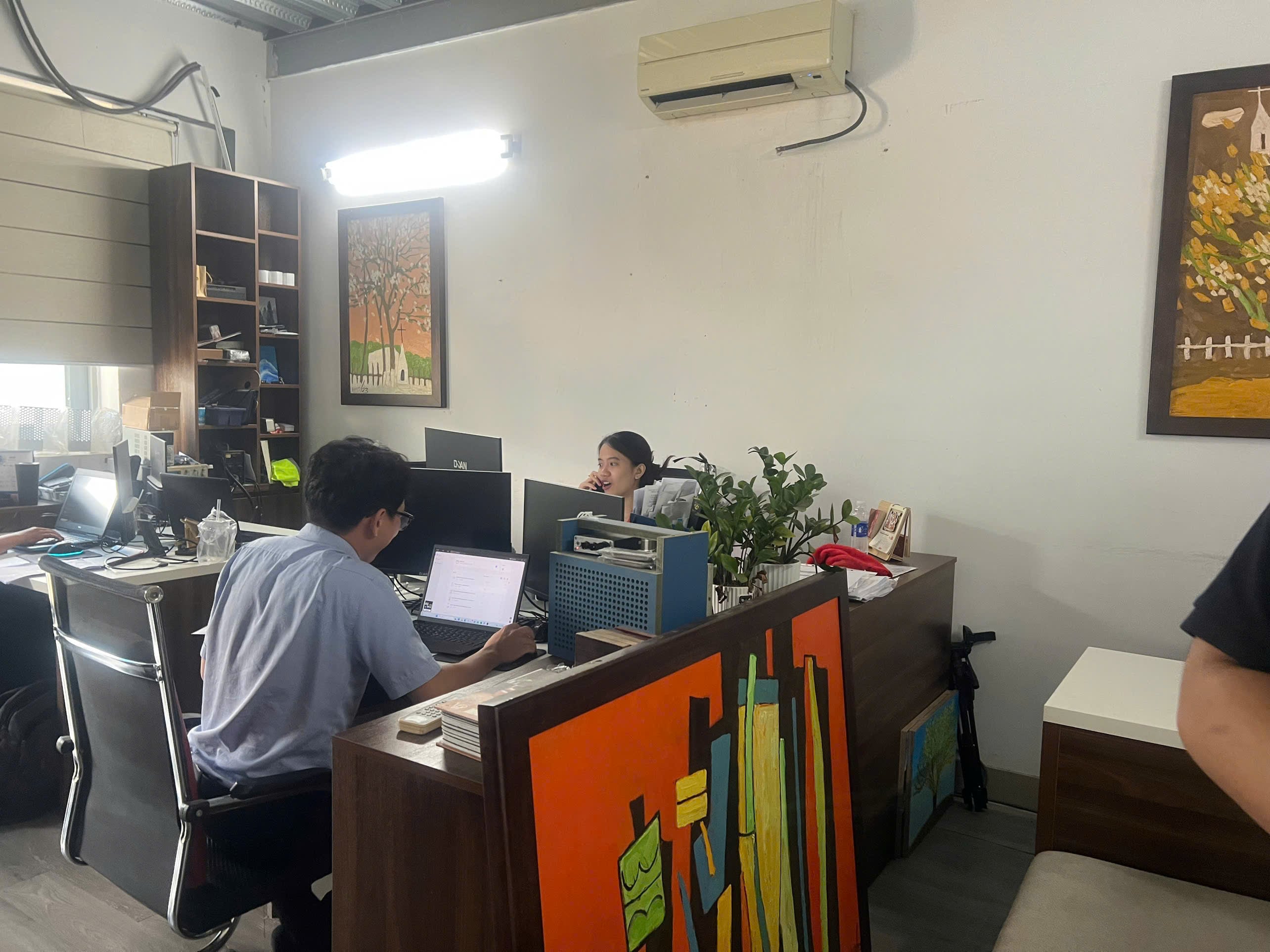 Office building 1.jpg
